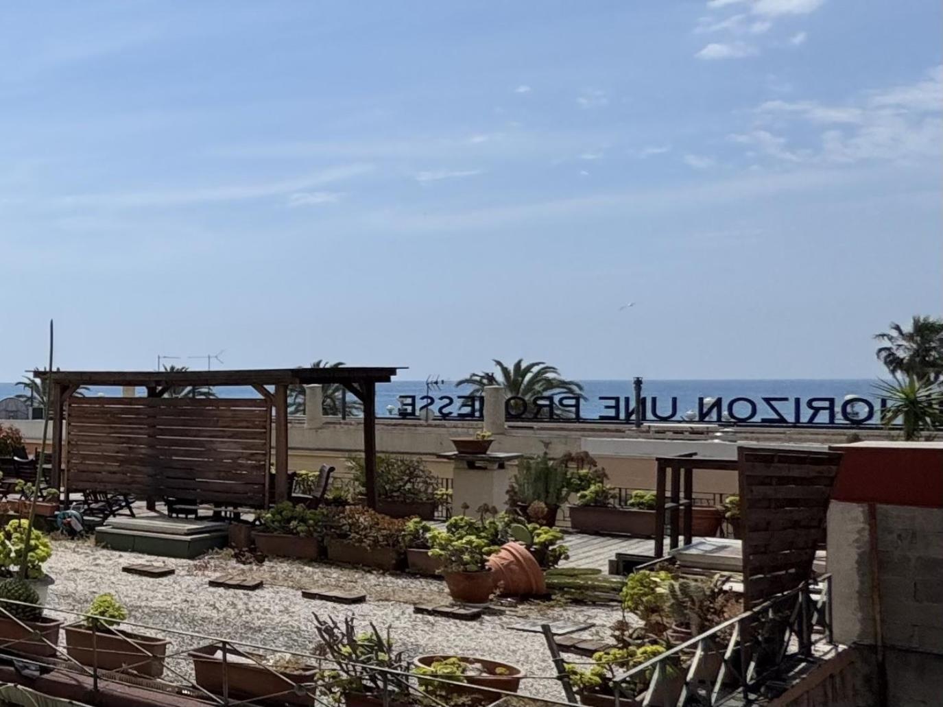 Aparthotel Riviera Nice Cote D'Azur - Old Town - Studio Ac - Sea View - 50M Promenade Des Anglais- La Maison Linda Luaran gambar